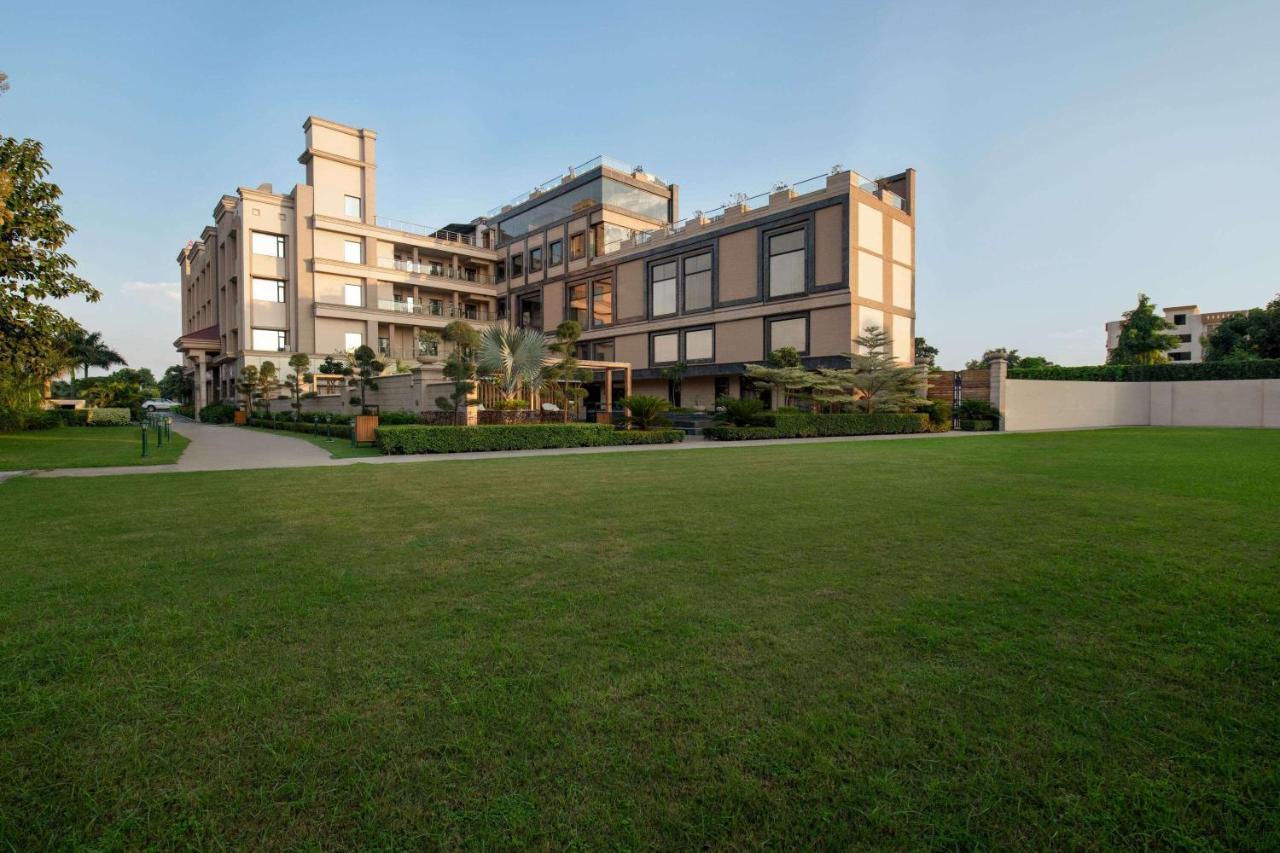 Ramada By Wyndham Varanasi Katesar Chandauli Luaran gambar