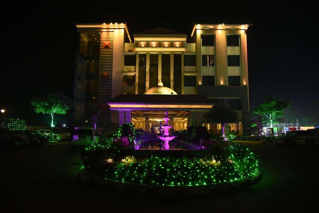 Ramada By Wyndham Varanasi Katesar Chandauli Luaran gambar