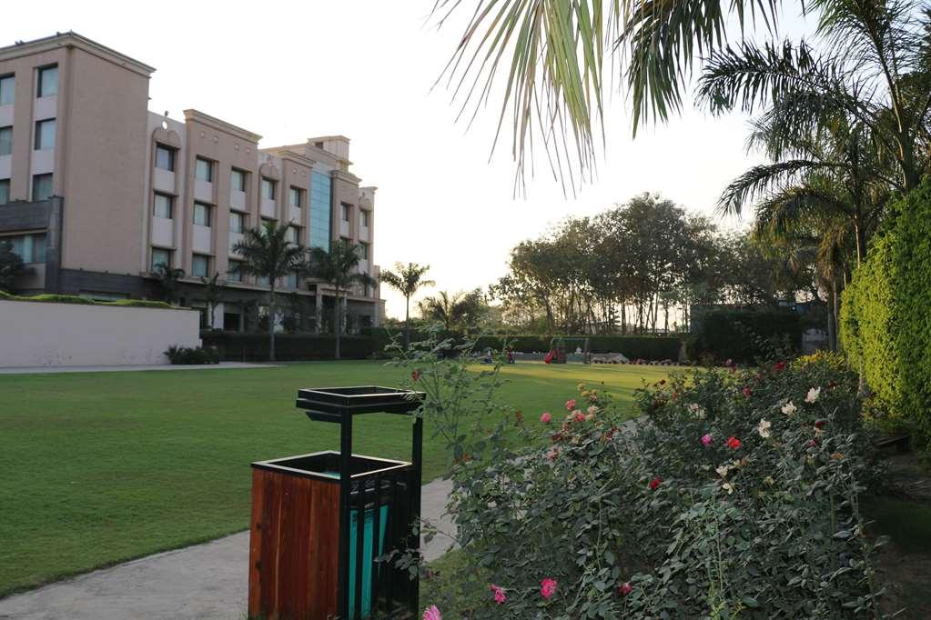 Ramada By Wyndham Varanasi Katesar Chandauli Kemudahan gambar
