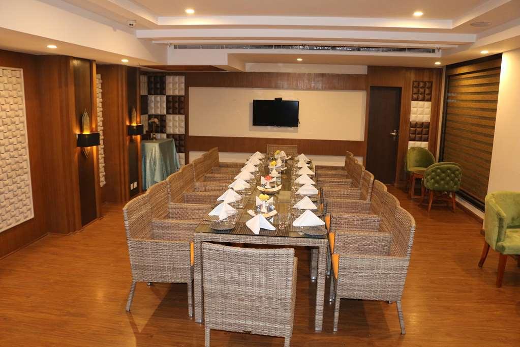 Ramada By Wyndham Varanasi Katesar Chandauli Kemudahan gambar
